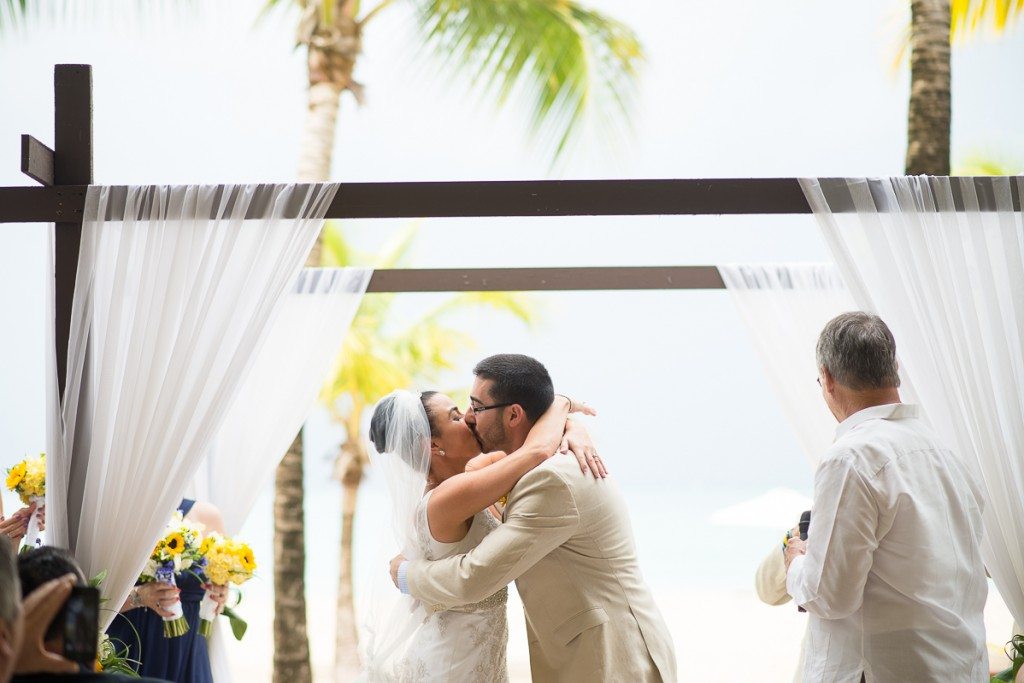 Puerto Rico Destination Wedding Photography at Courtyard by Marriott Isla Verde (44)