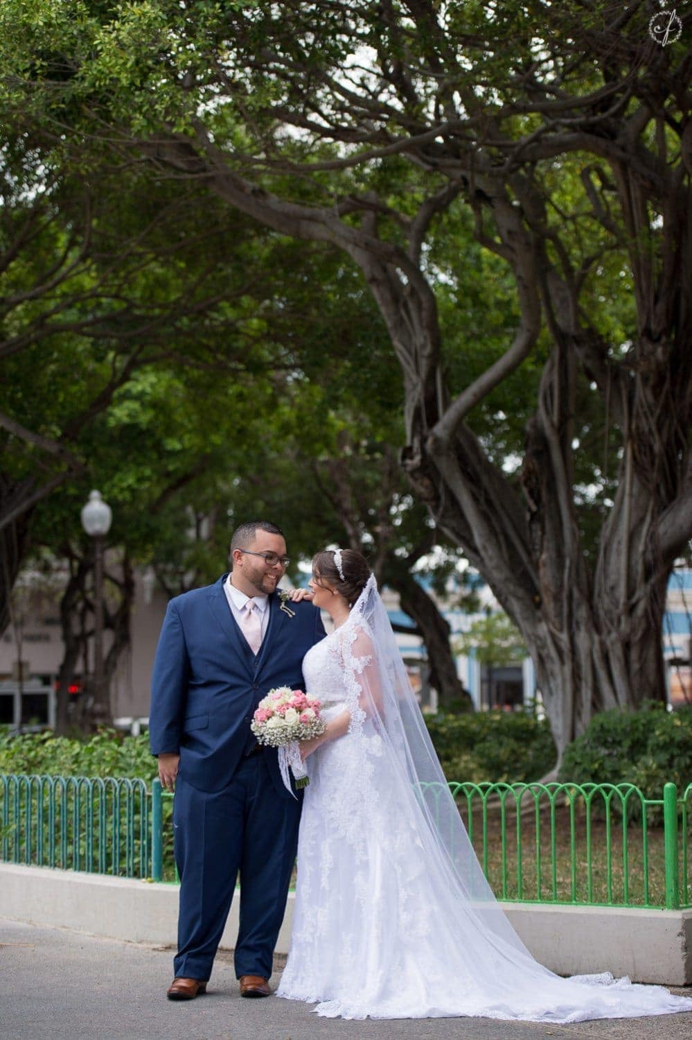 Fotografia de boda en Catedral Nuestra Senora de Guadalupe en Ponce por Camille Fontanez