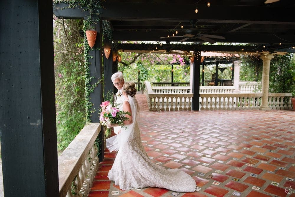 Photographer Camille Fontanez shares a destination wedding captured on Hacienda Siesta Alegre, one of the best venues in Puerto Rico