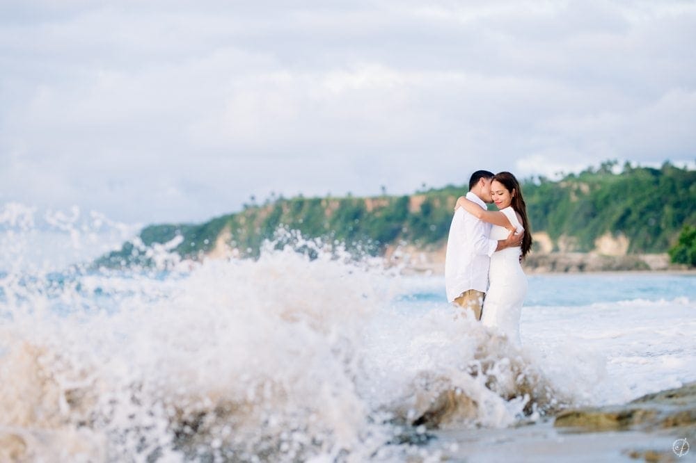 Beach photo session at Aguadilla Ruins and Borinquen Beach by Puerto Rico wedding and elopement photographer Camille Fontanez