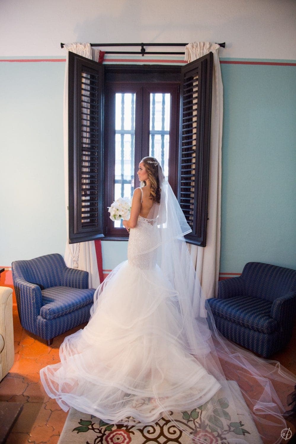 Fotos de preparacion de la novia en Hotel El Convento por fotografa de bodas en Puerto Rico, Camille Fontanez