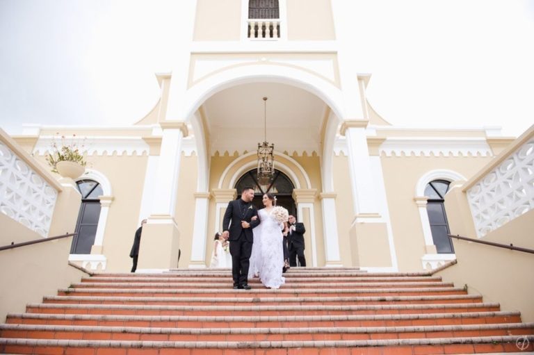 Camille Fontz fotografo de bodas en Puerto Rico, captura la boda de Patricia y Edwin en la parroquia San Jose de la Montaña en Lares
