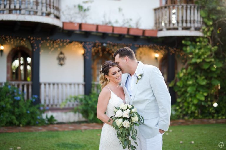 Puerto Rico destination wedding photographer Camille Fontanez captures a beautiful wedding at Hacienda Siesta Alegre