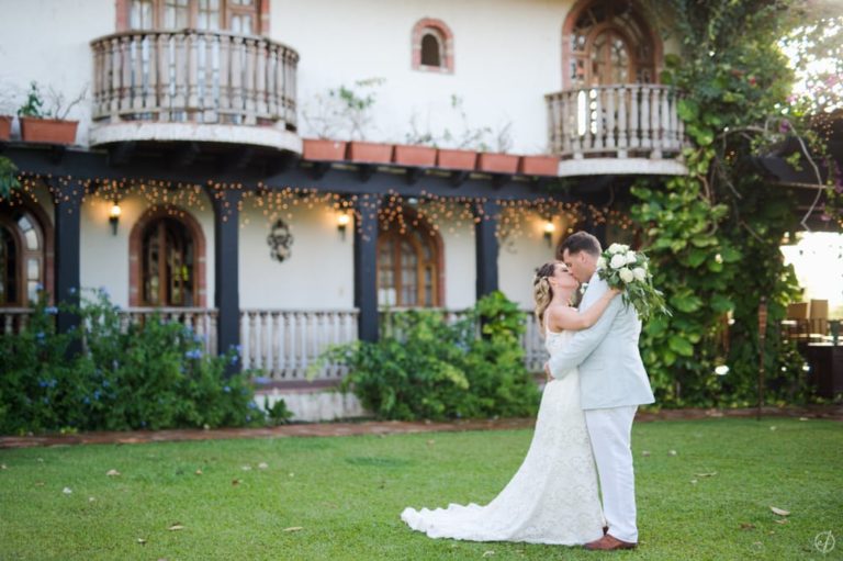 Puerto Rico destination wedding photographer Camille Fontanez captures a beautiful wedding at Hacienda Siesta Alegre
