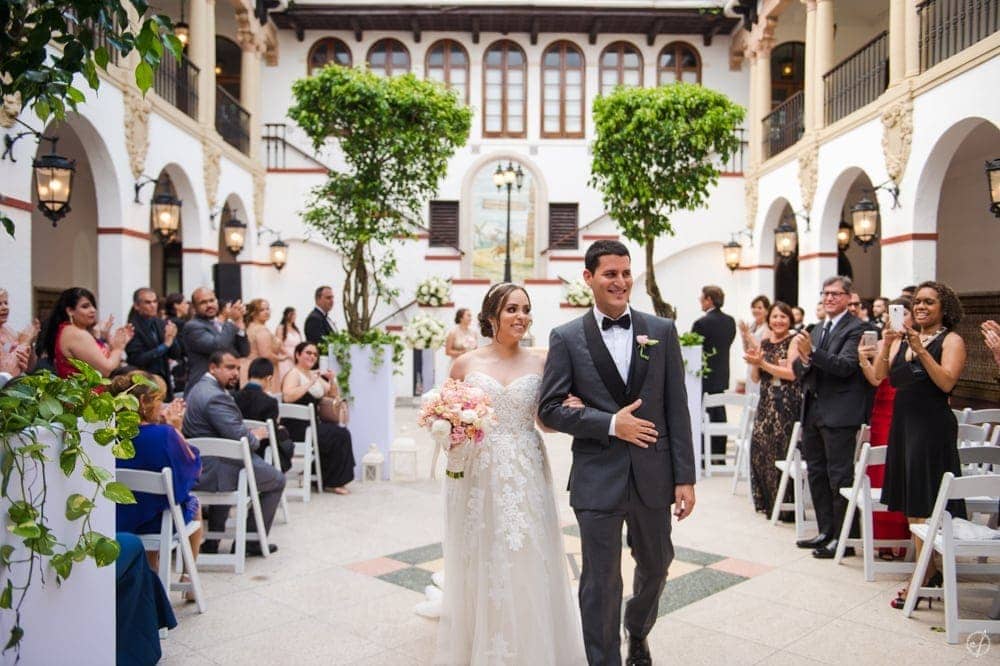 Camille Fontanez, fotografa de bodas en Puerto Rico captura la boda de Miralis y Jose en Casa de España Viejo San Juan