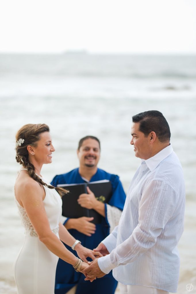 Beach elopement photography in Old San Juan by Puerto Rico photographer Camille Fontanez