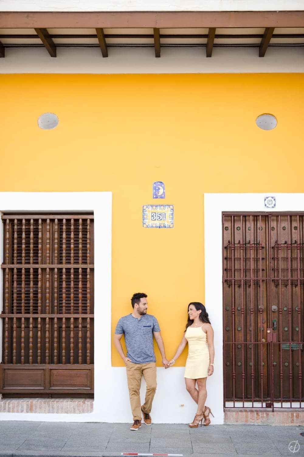 Sesion love story en Viejo san Juan Puerto rico por Camille Fontanez fotografa profesional de bodas