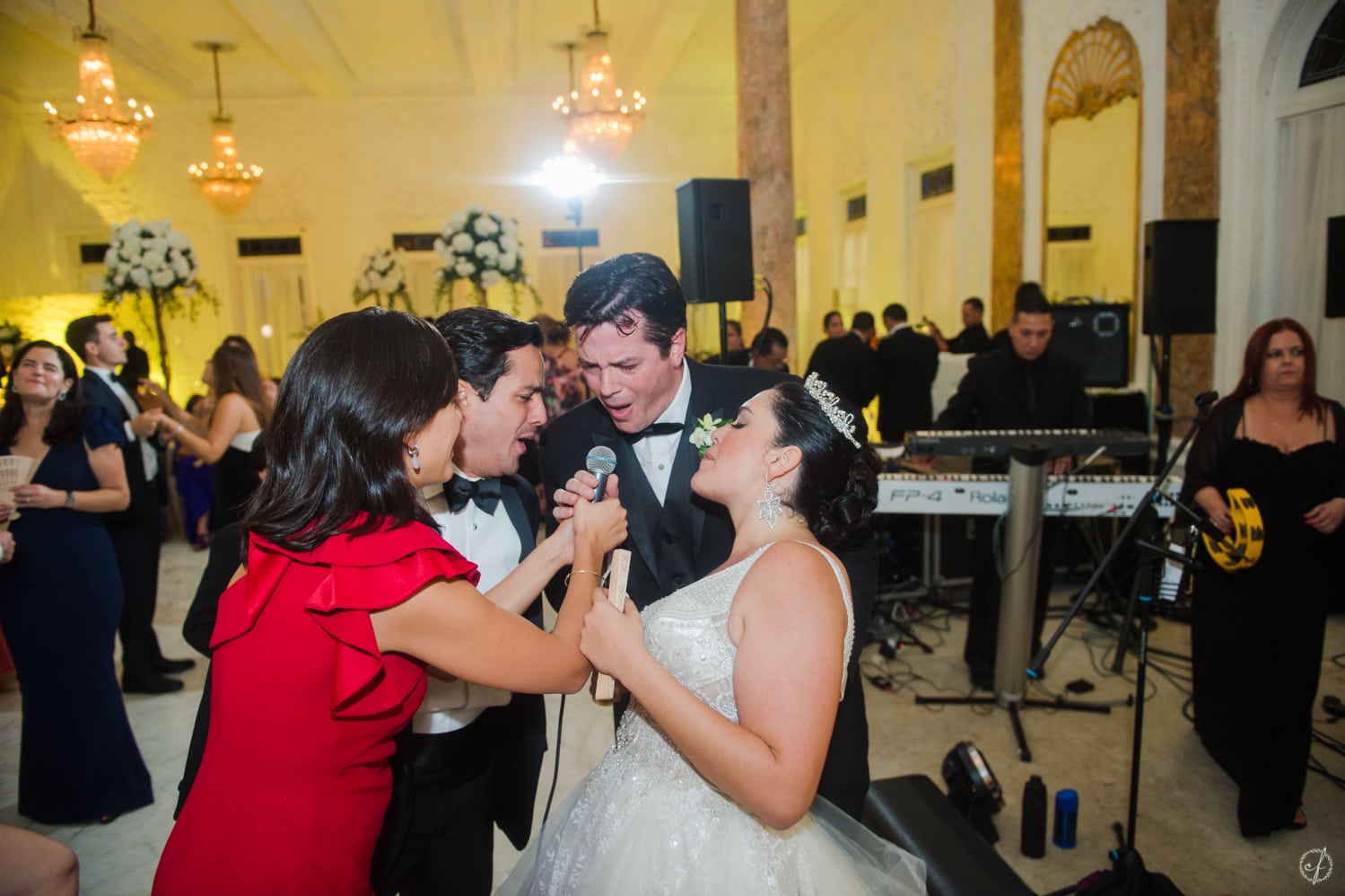 Fotografia de bodas en Antiguo Casino de Puerto Rico por Camille Fontanez