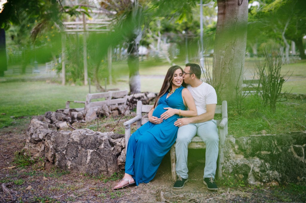 fotos de maternidad y familia en Parque Luis Munoz Rivera en San Juan