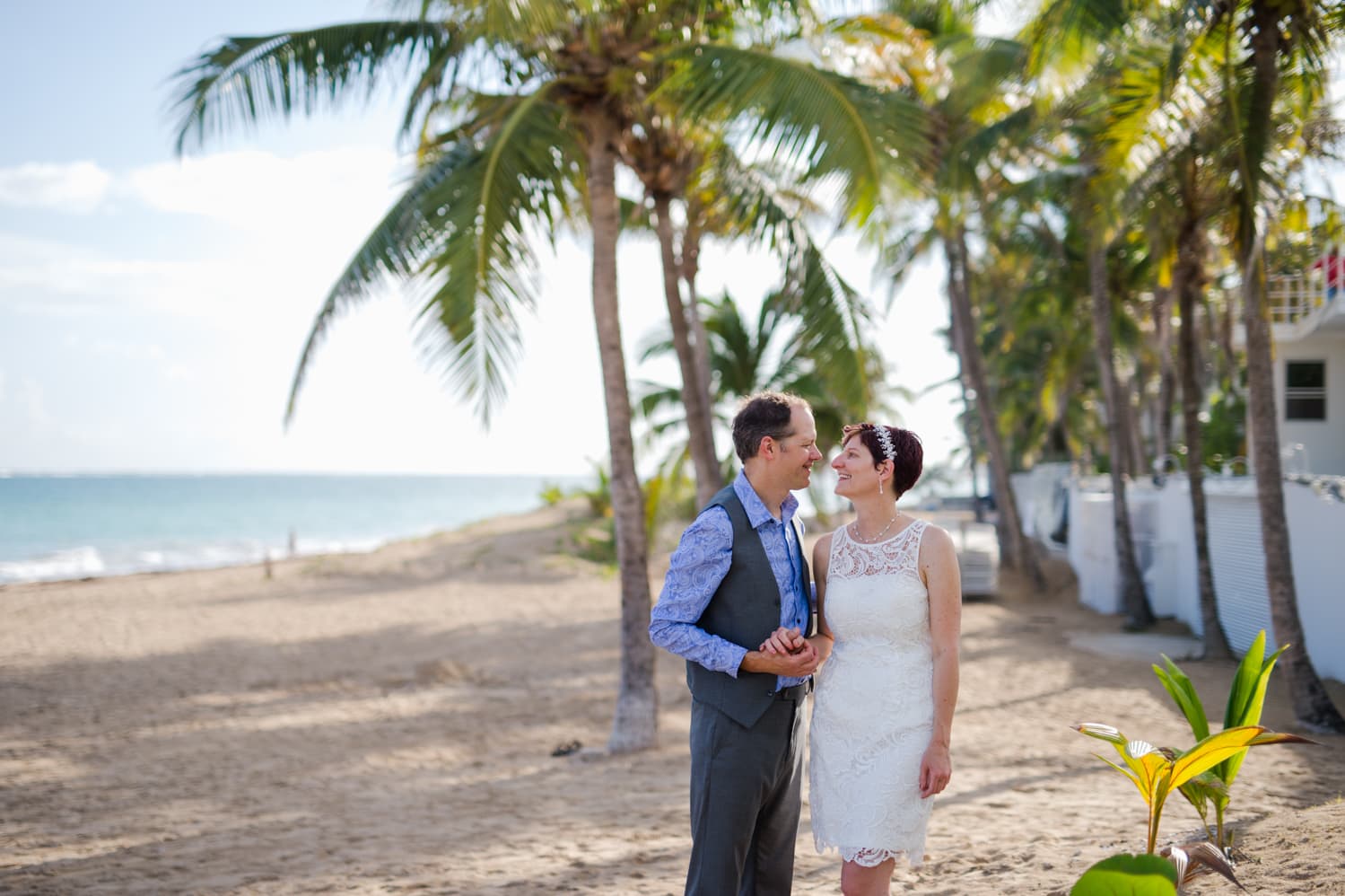 Elopement photography in Ocean Park, Condado and Calle Loiza by Puerto Rico wedding photographer Camille Fontanez