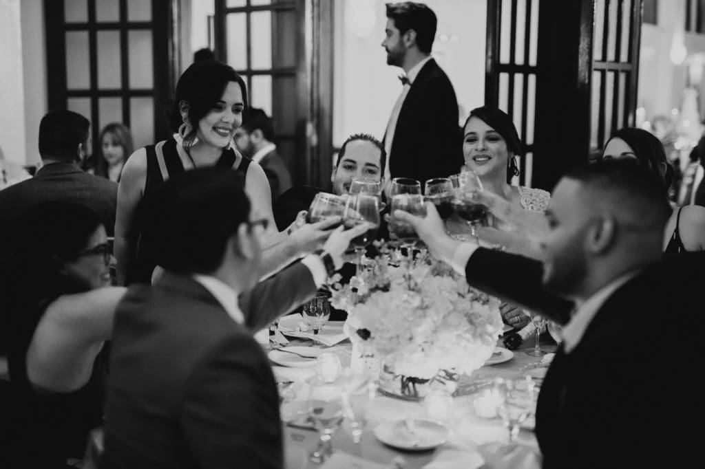 fotos de recepcion en Restaurante Antonio por fotografa de bodas Camille Fontanez