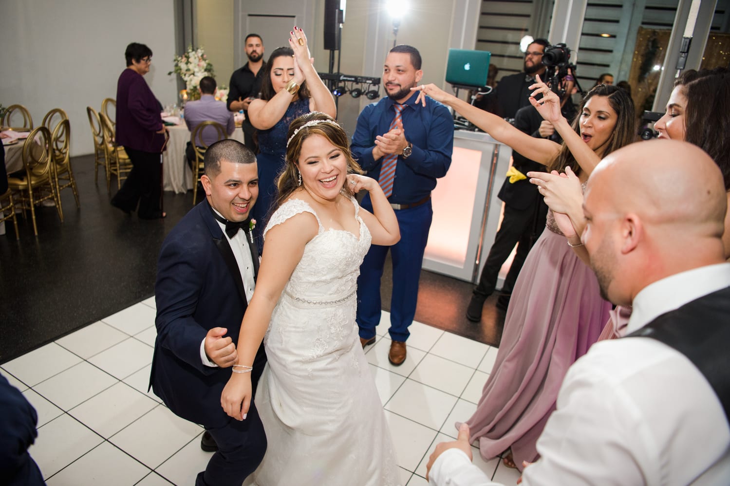 fotos de boda en Colegio de Arquitectos Paisajistas de Puerto Rico por fotografa de bodas Camille Fontanez