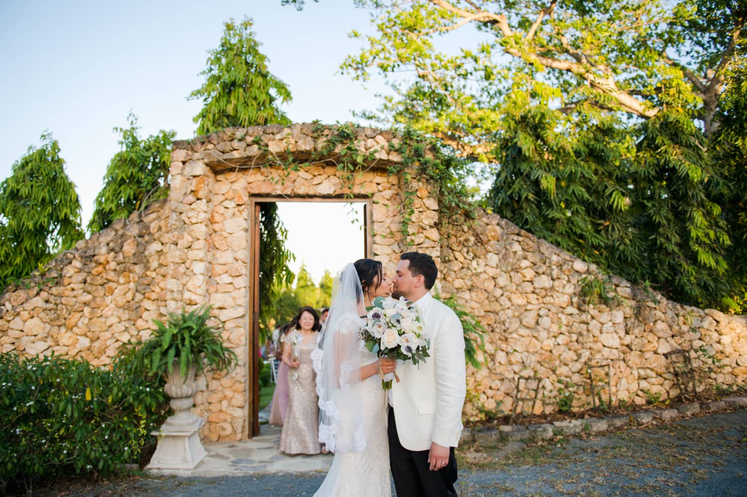 fotografia de bodas en Hacienda Don Carmelo, Vega Baja por fotografa profesional de Puerto Rico Camille Fontanez