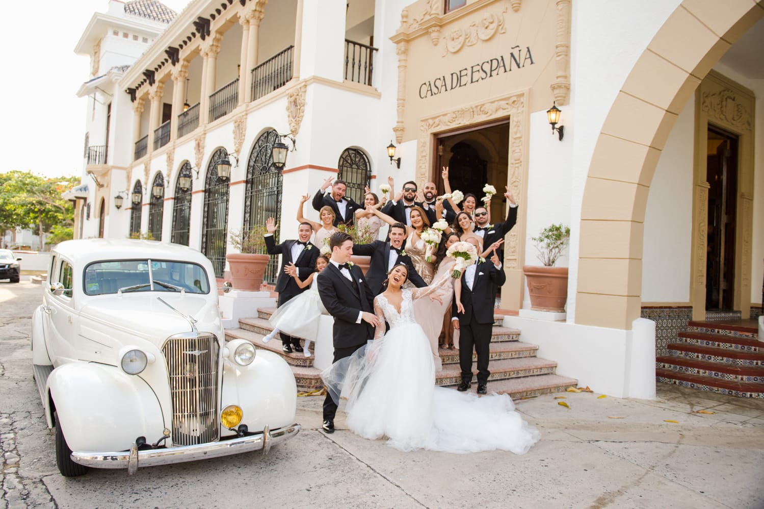 fotografia de bodas en Casa de espana Viejo San Juan por Camille Fontz