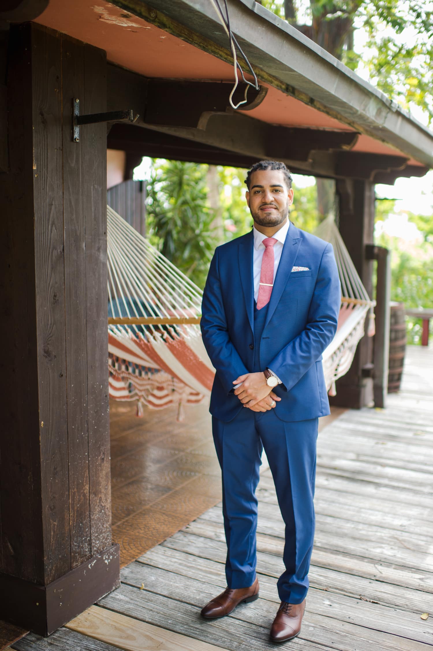 groom getting ready for his wedding at Villa Loma Sol airbnb by photographer Camille Fontanez