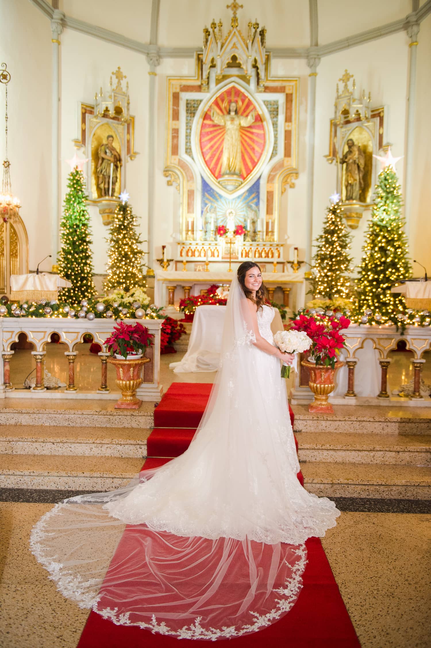 Destination wedding at Parroquia San Jorge in Santurce, by Puerto Rico photographer Camille Fontz