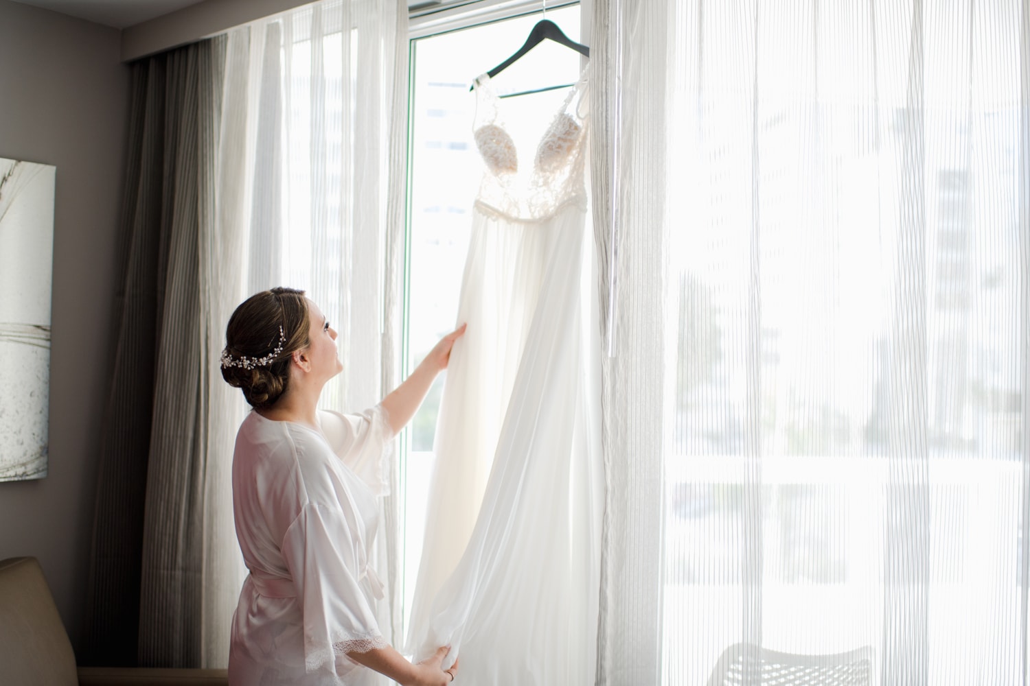 Bridal getting ready at AC Marriott Hotel by Puerto Rico wedding photographer Camille Fontanez
