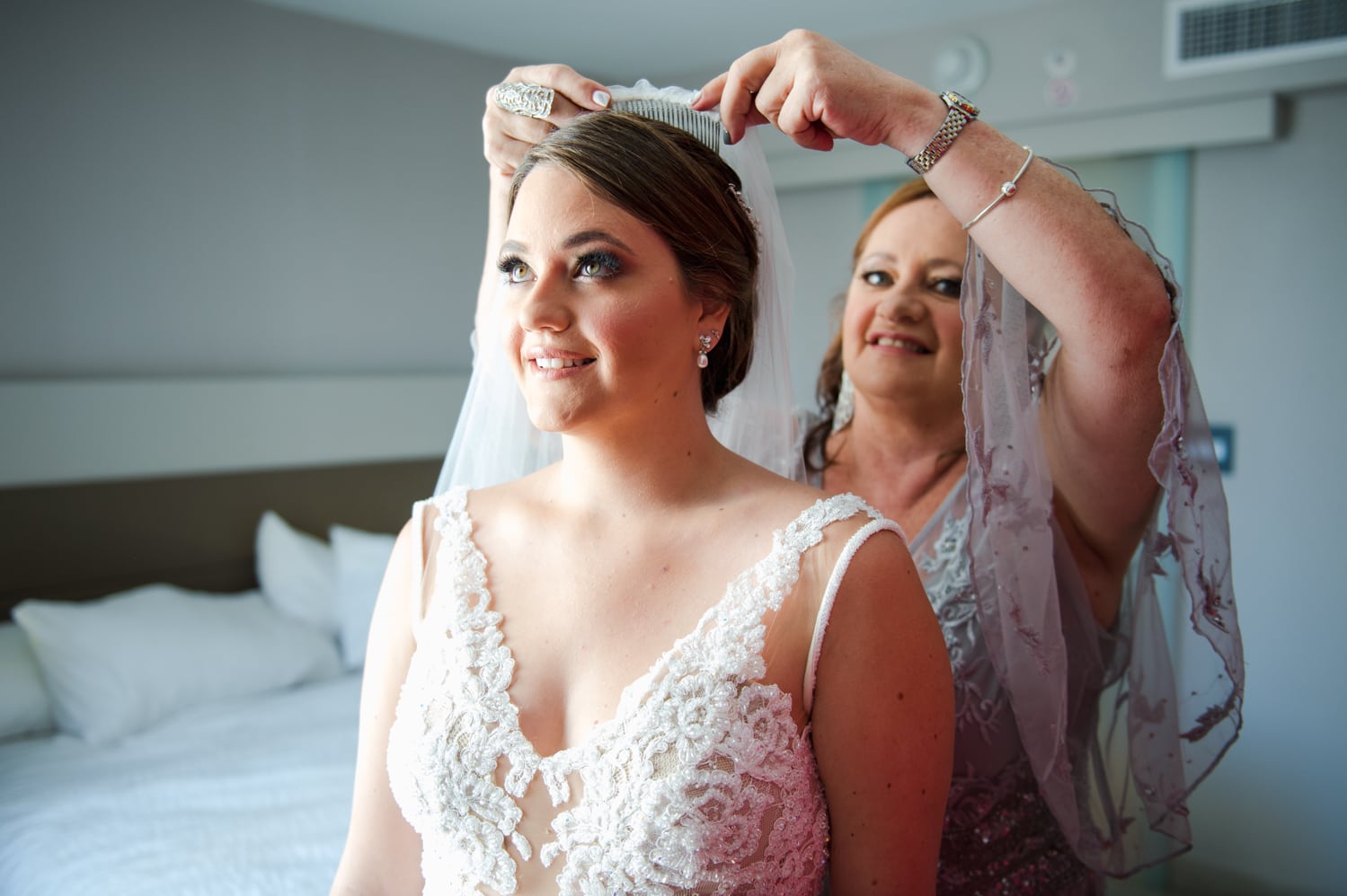Bridal getting ready at AC Marriott Hotel by Puerto Rico wedding photographer Camille Fontanez