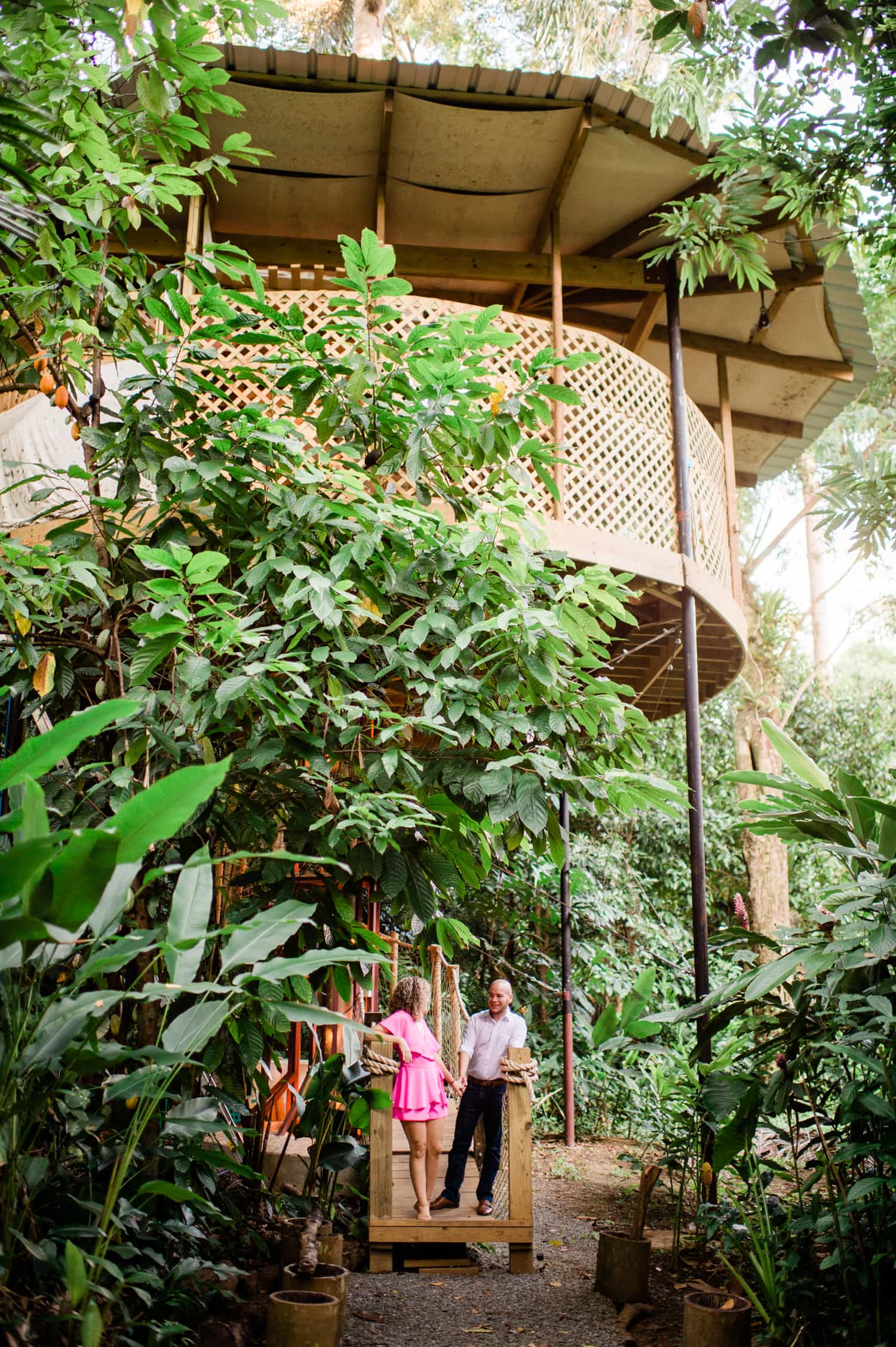 sesion de fotos love story en airbnb Tree House of Life en San German por Camille Fontanez
