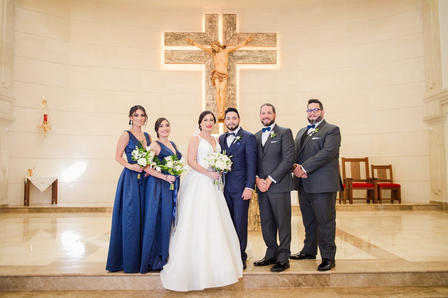 ceremonia de bodas en Parroquia Stella Maris en Condado, Puerto Rico por Camille Fontanez