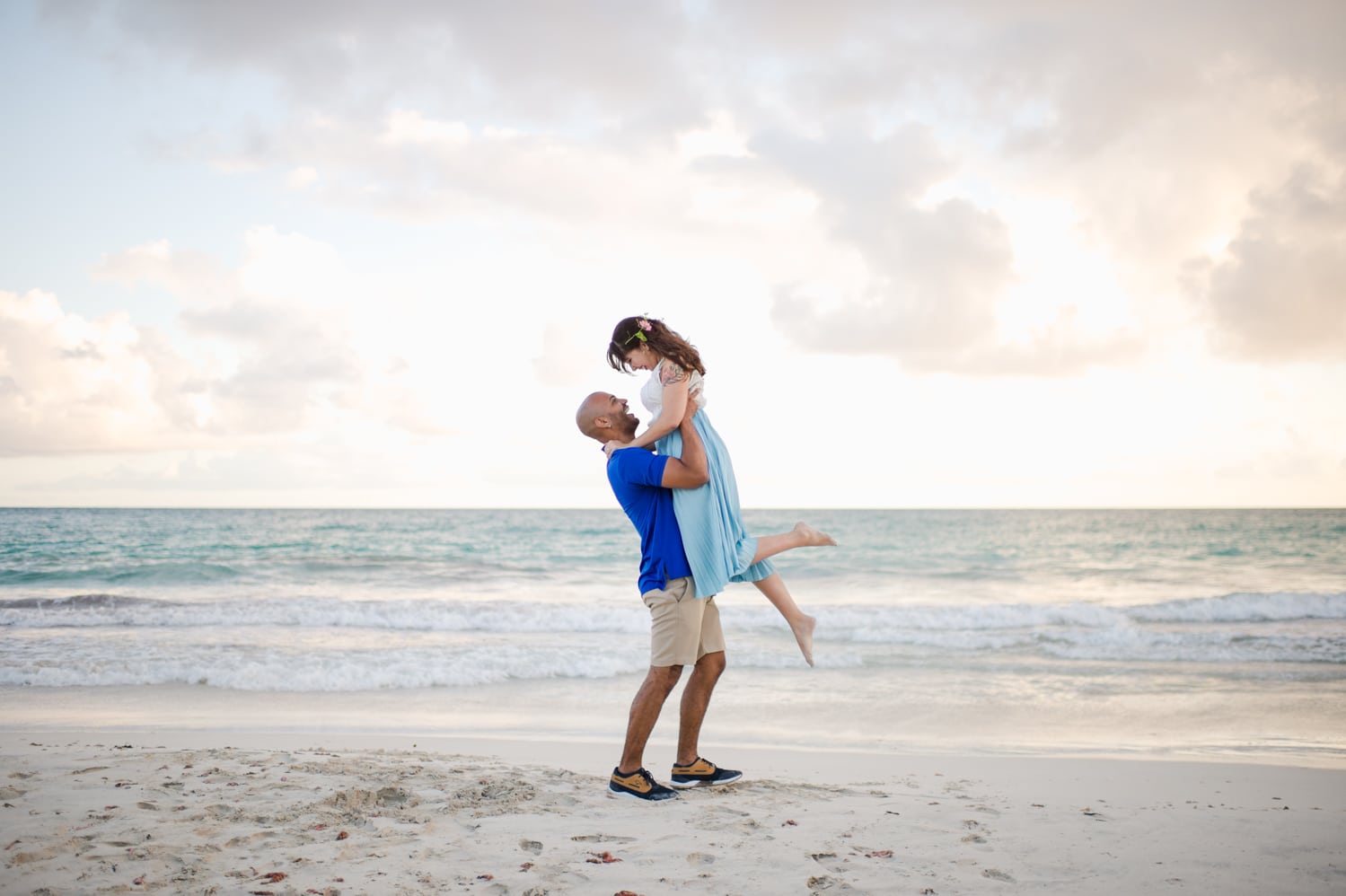 sesion de fotos love story de playa en Vieques