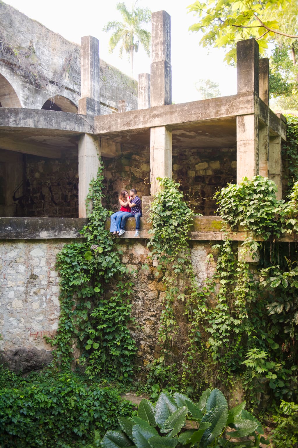 fotos de pareja en ruinas La Rambla o Mansion Levy en Lares