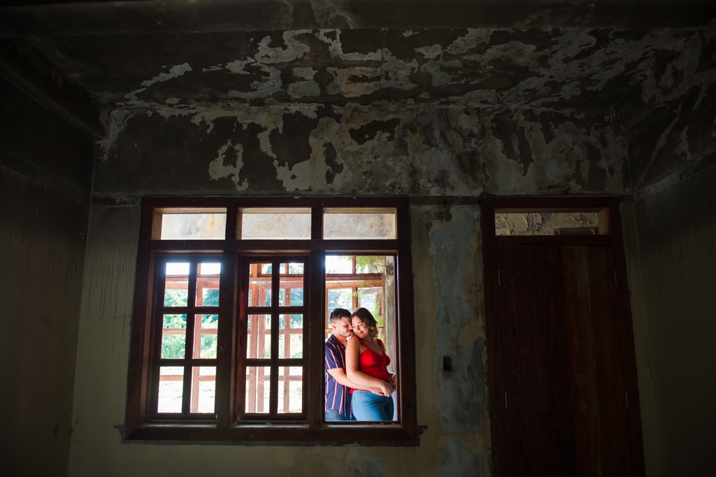 fotos de pareja en ruinas La Rambla o Mansion Levy en Lares