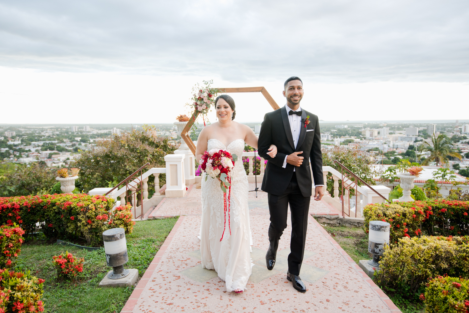 fotografia de bodas en museo castillo serralles en Ponce, Puerto Rico