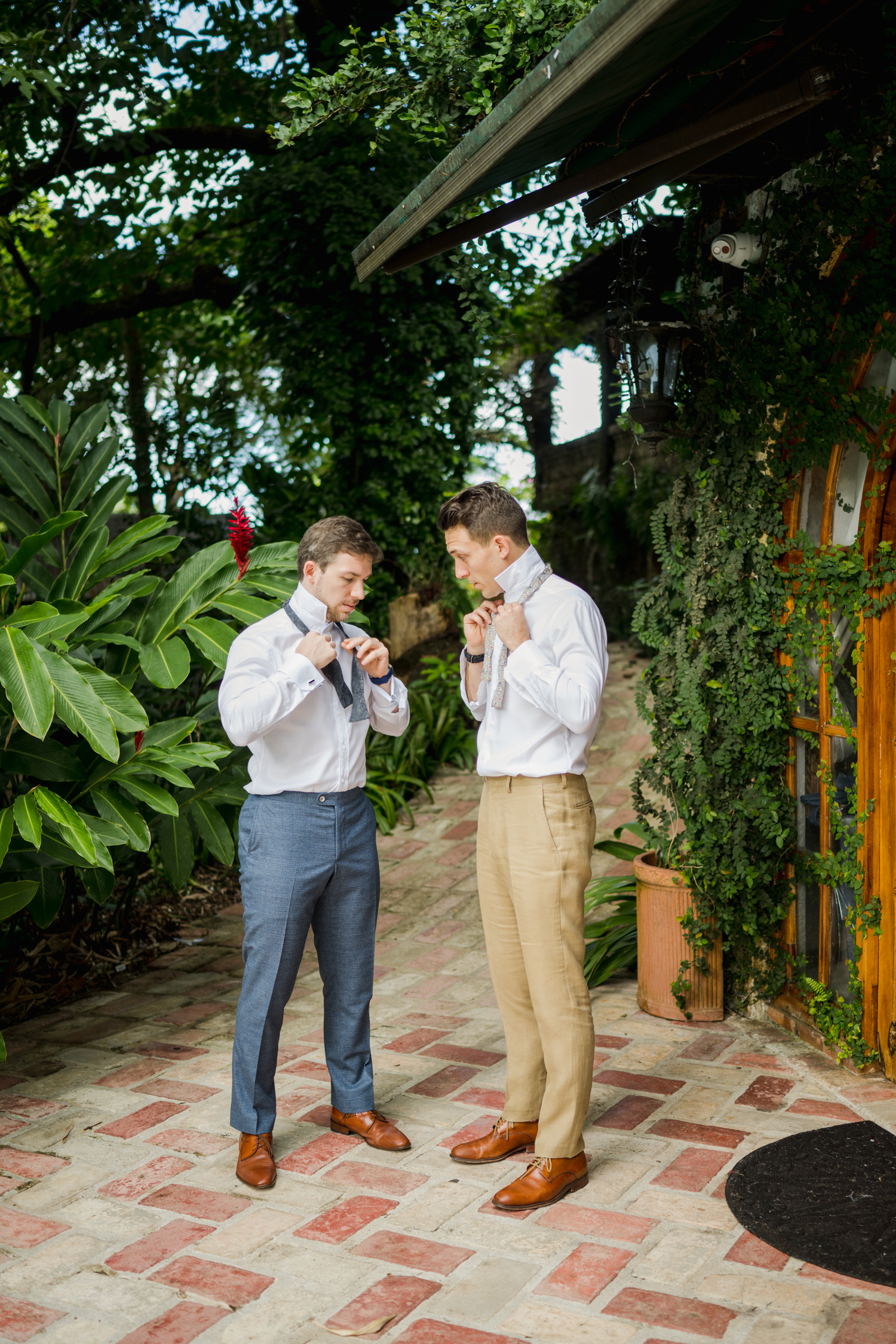bohemian tropical destination wedding photography in hacienda siesta alegre puerto rico