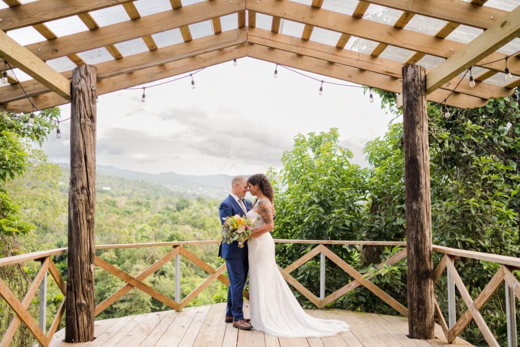 Planning to go down the aisle again? You might want to check out this vow renewal ceremony and celebration at Hacienda Siesta Alegre in Rio Grande, Puerto Rico
