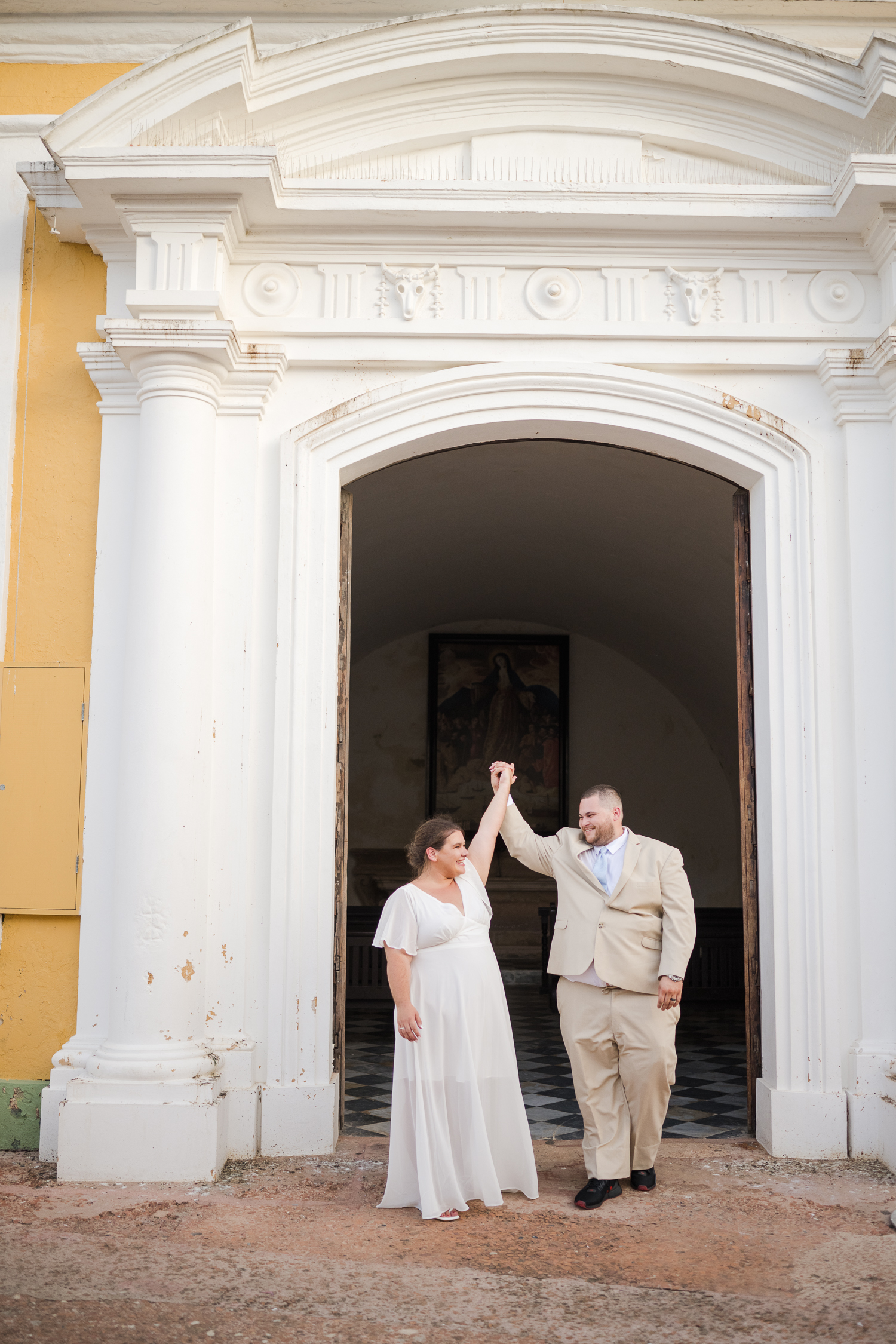 elopement photography at El Morro fortress in Old San Juan by Puerto Rico wedding photographer Camille Fontanez