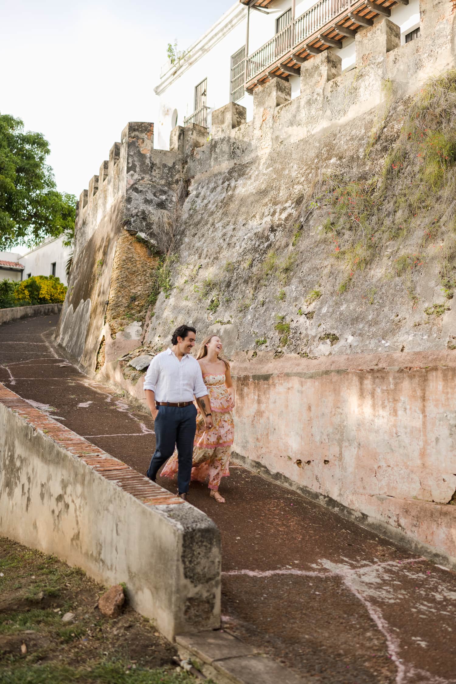 Engagement elopement photos in Museo Casa Blanca in Old San Juan by Puerto Rico wedding photographer