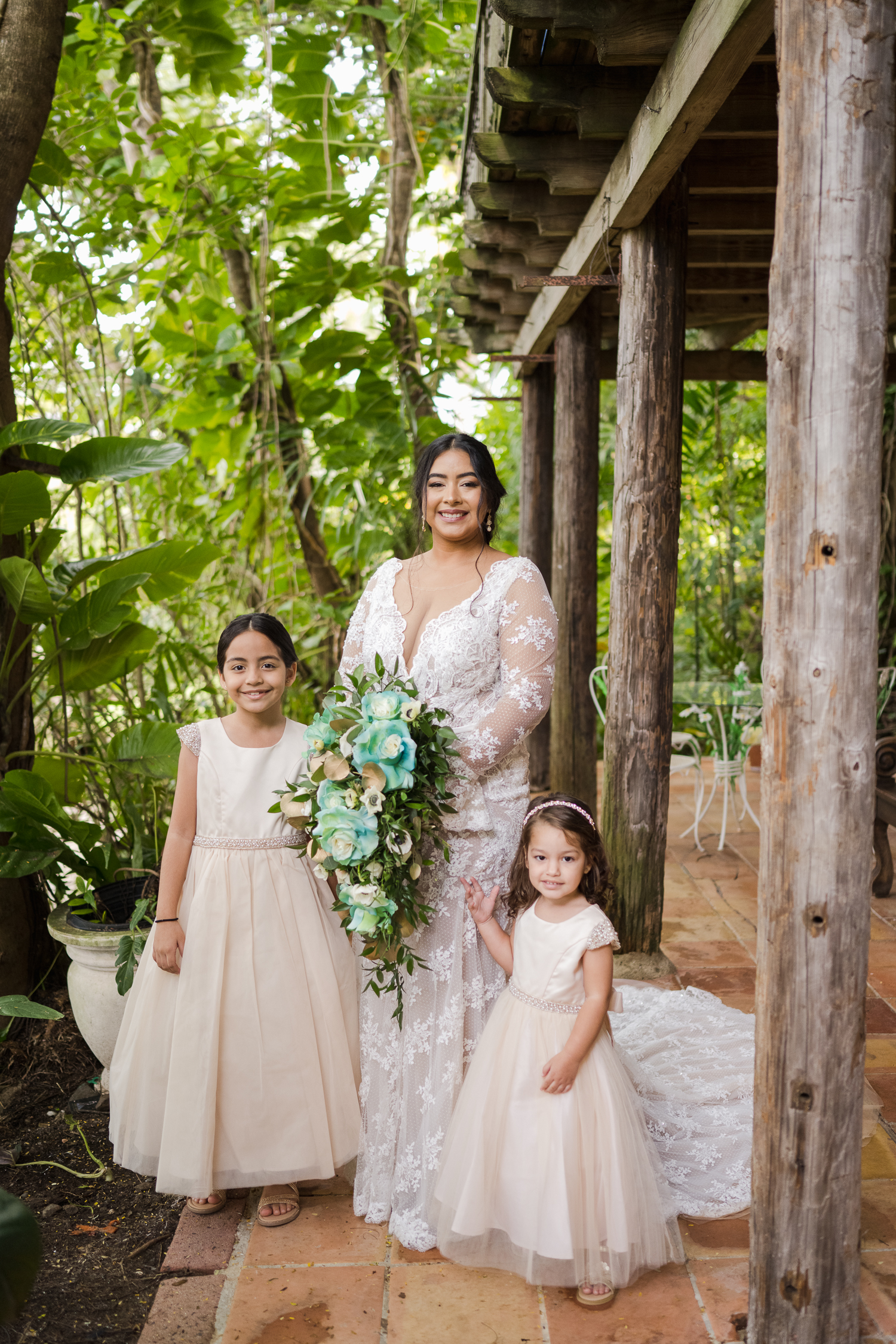 Boda doble y bodas de oro en Hacienda Siesta Alegre, Puerto Rico