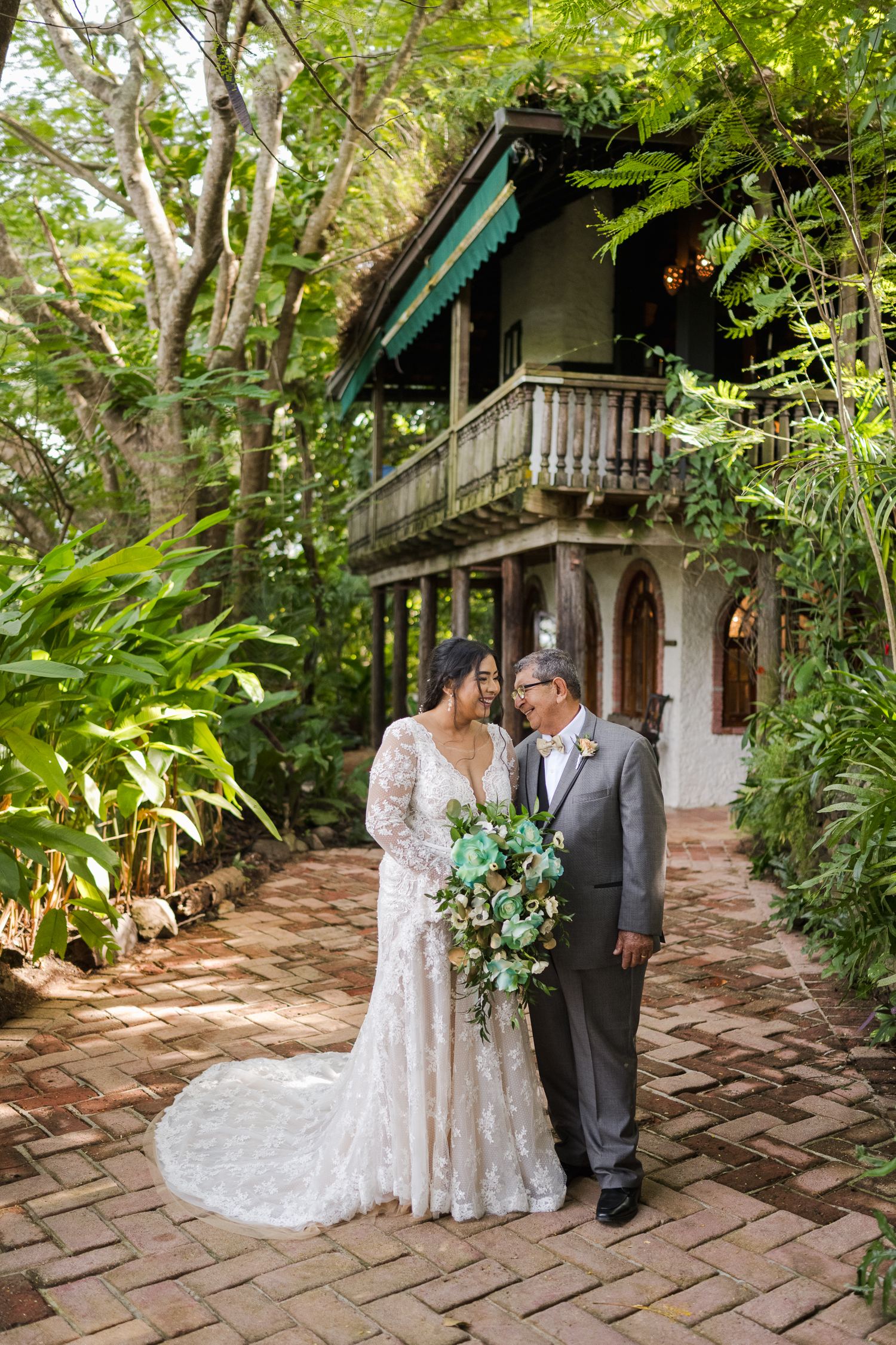 Boda doble y bodas de oro en Hacienda Siesta Alegre, Puerto Rico