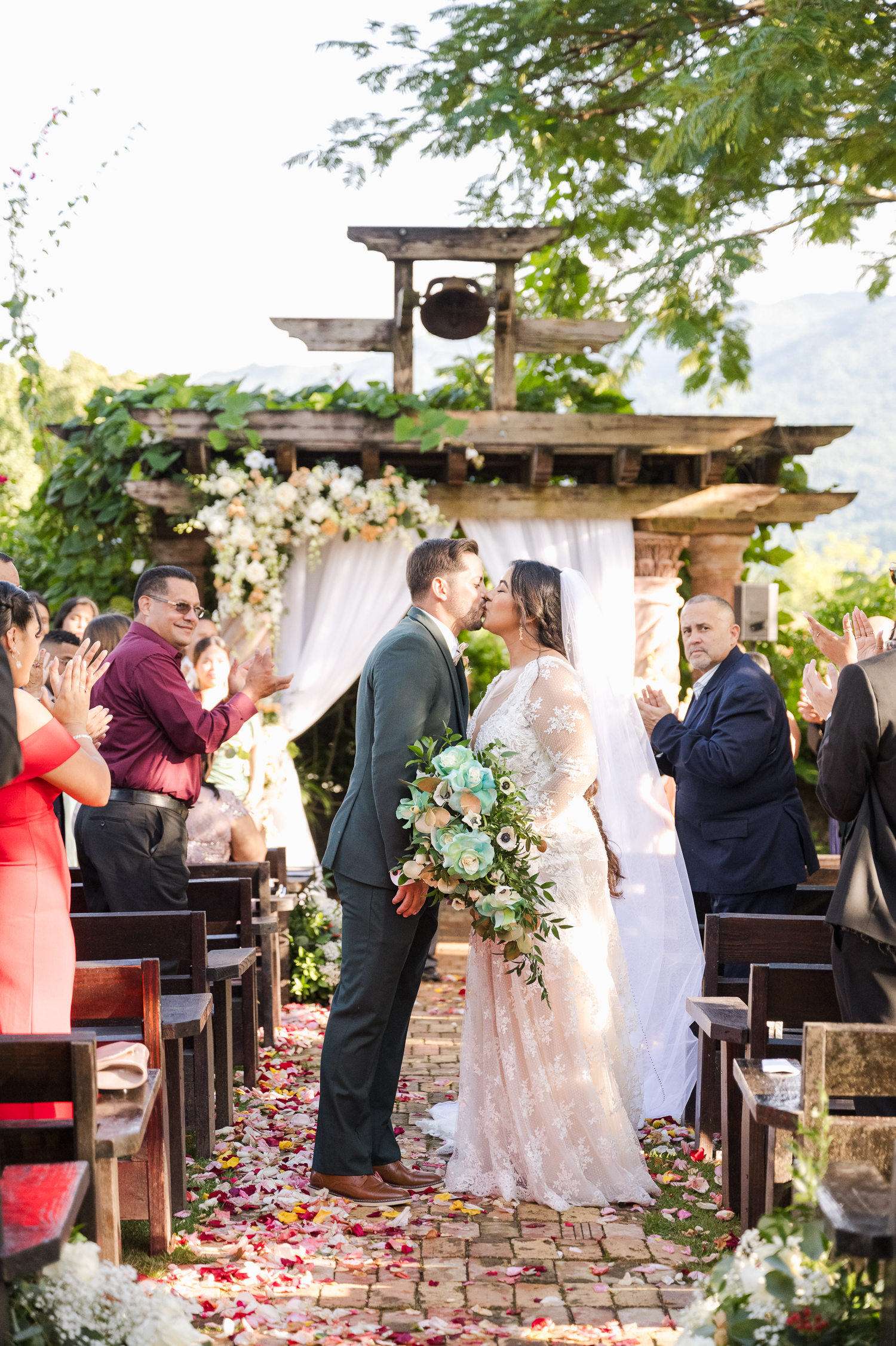 Boda doble y bodas de oro en Hacienda Siesta Alegre, Puerto Rico