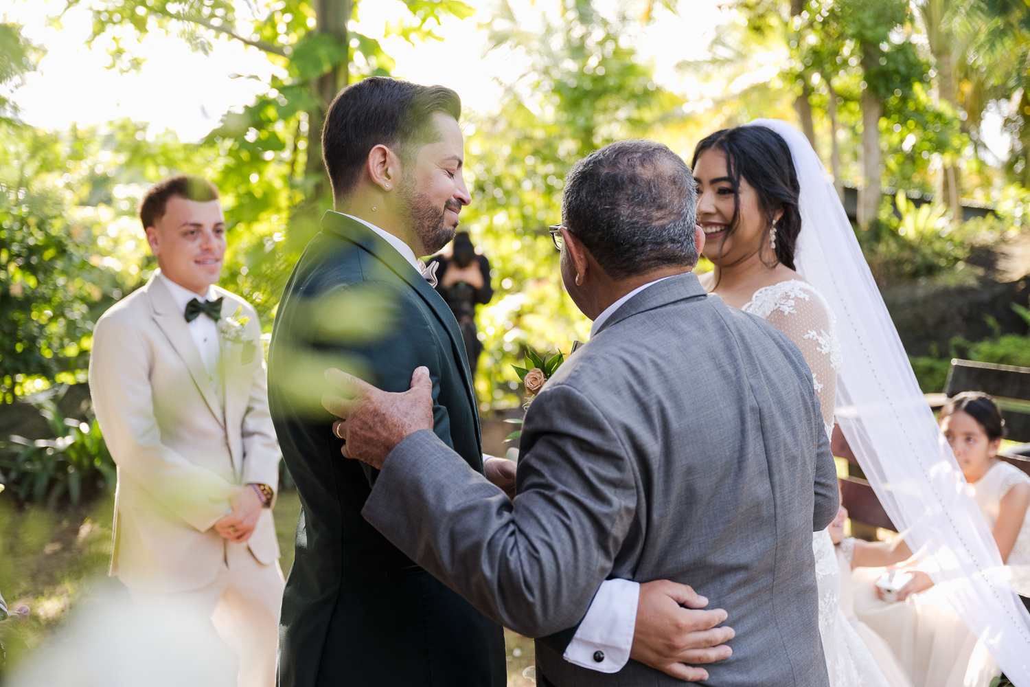 Boda doble y bodas de oro en Hacienda Siesta Alegre, Puerto Rico