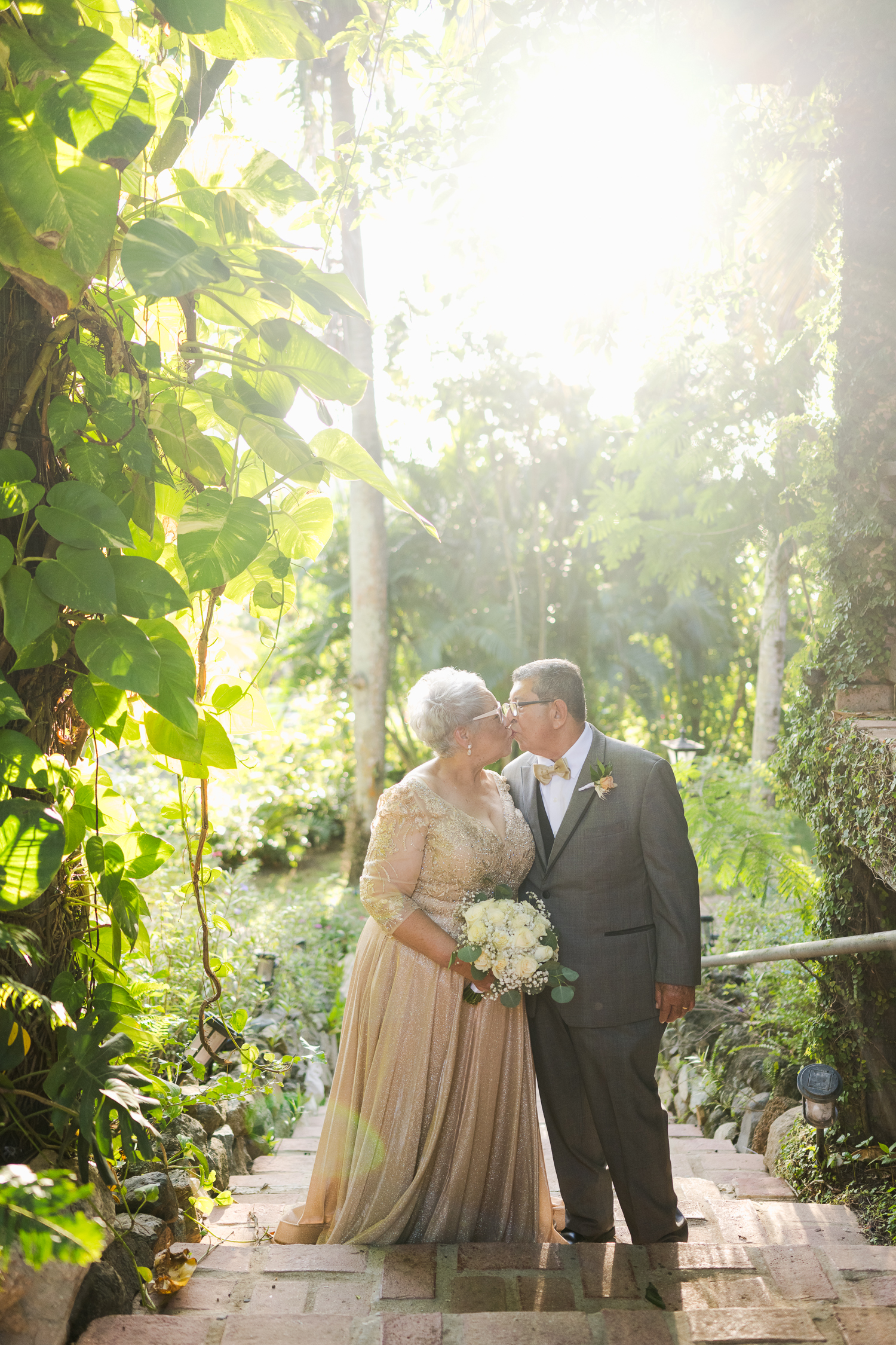 Boda doble y bodas de oro en Hacienda Siesta Alegre, Puerto Rico