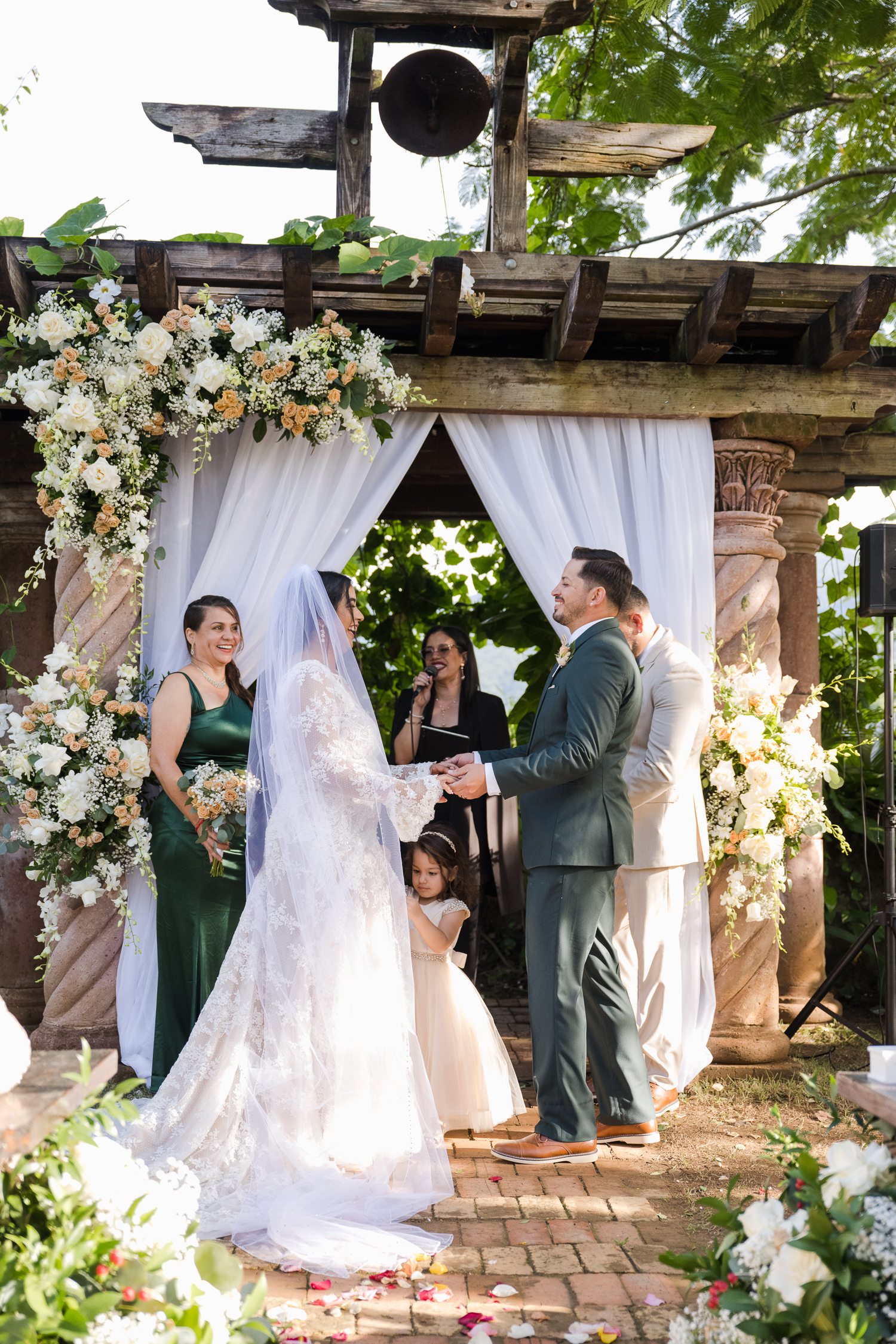 Boda doble y bodas de oro en Hacienda Siesta Alegre, Puerto Rico