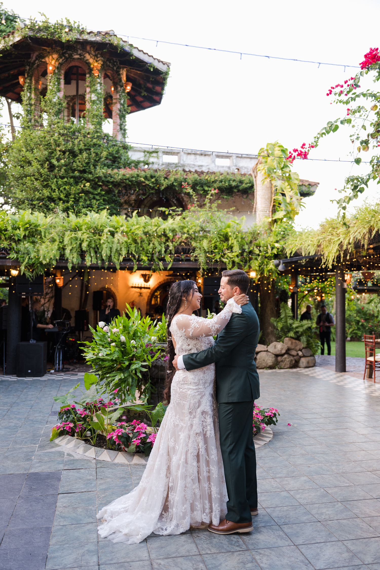 Boda doble y bodas de oro en Hacienda Siesta Alegre, Puerto Rico