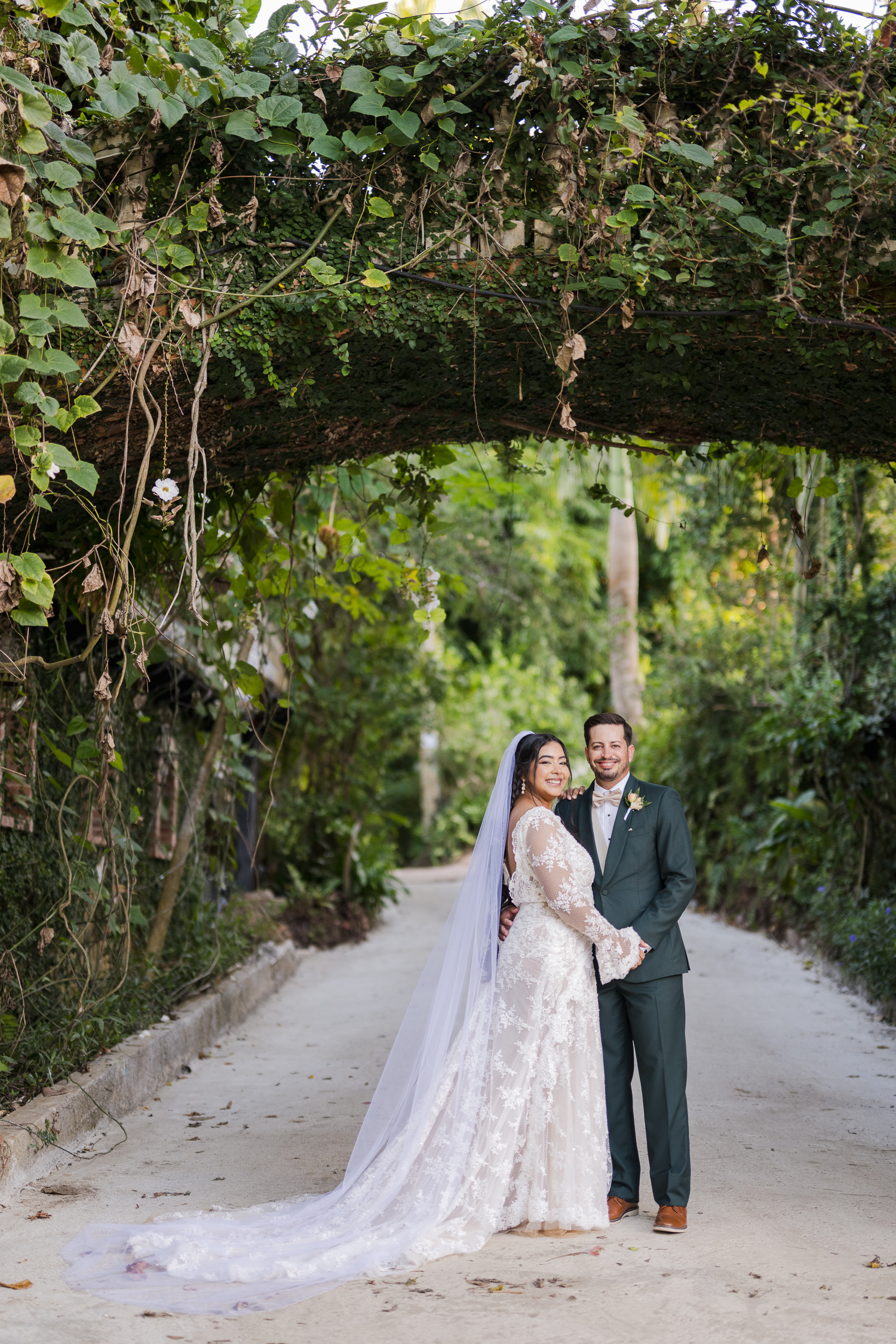 Boda doble y bodas de oro en Hacienda Siesta Alegre, Puerto Rico