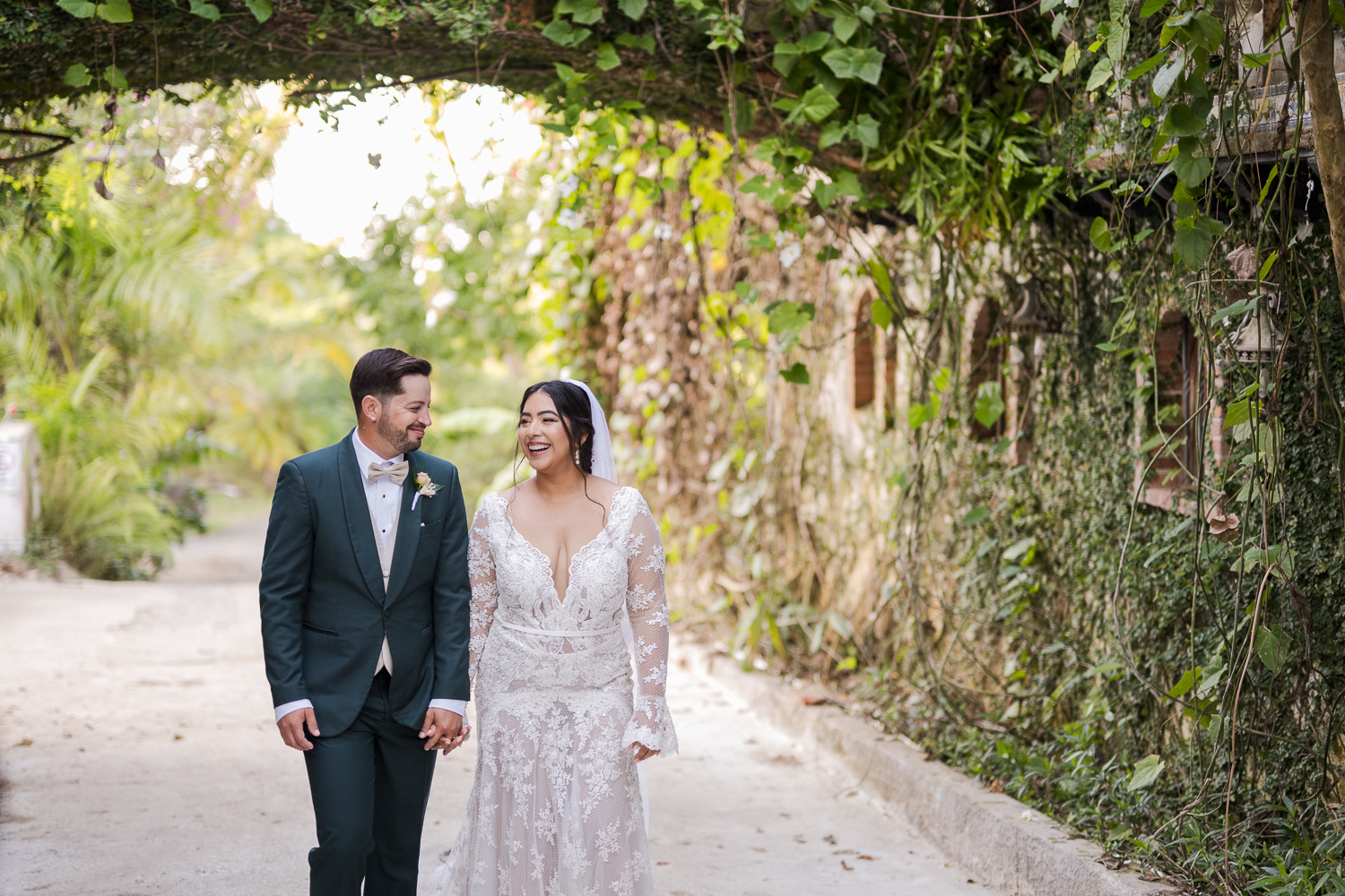 Boda doble y bodas de oro en Hacienda Siesta Alegre, Puerto Rico