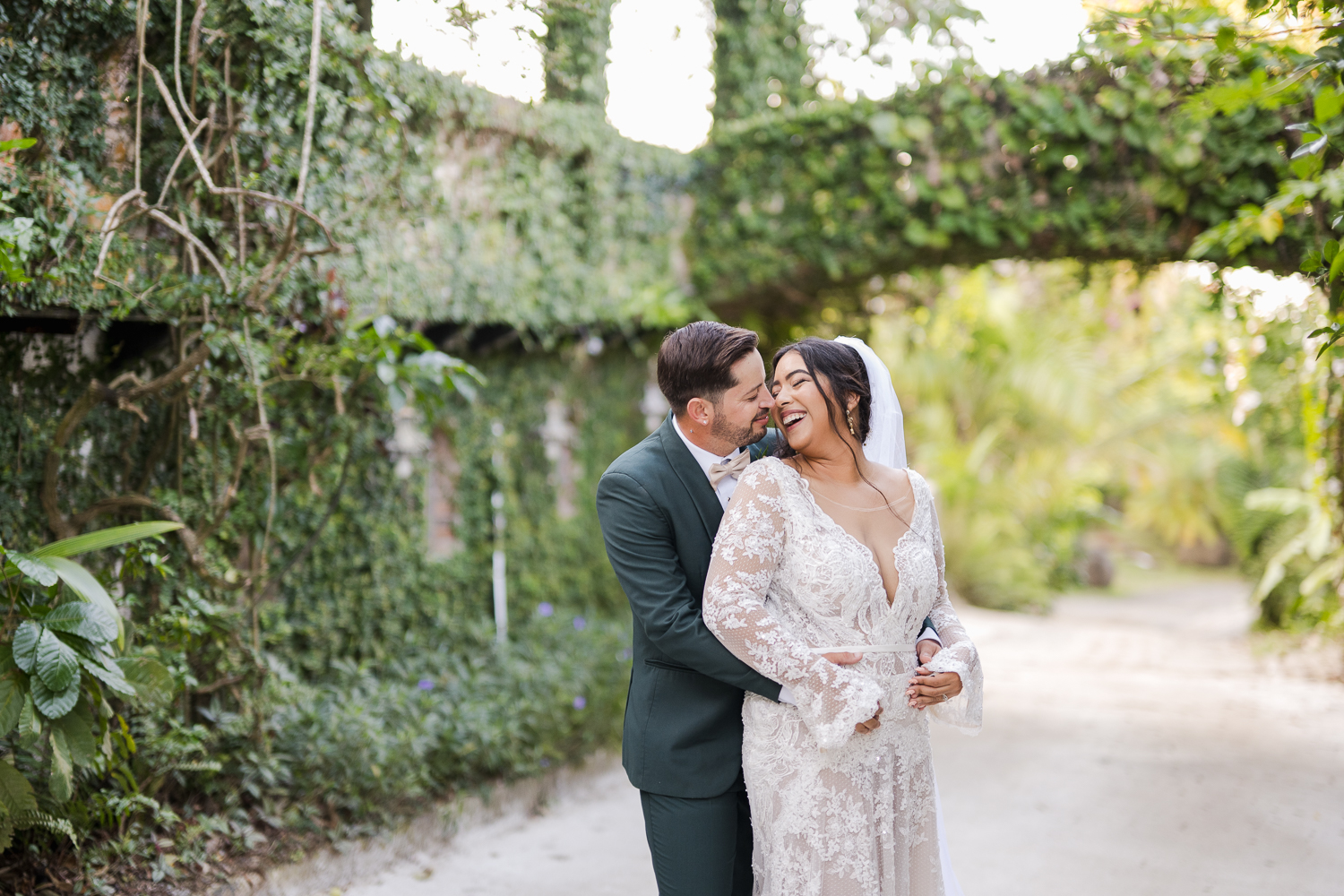 Boda doble y bodas de oro en Hacienda Siesta Alegre, Puerto Rico