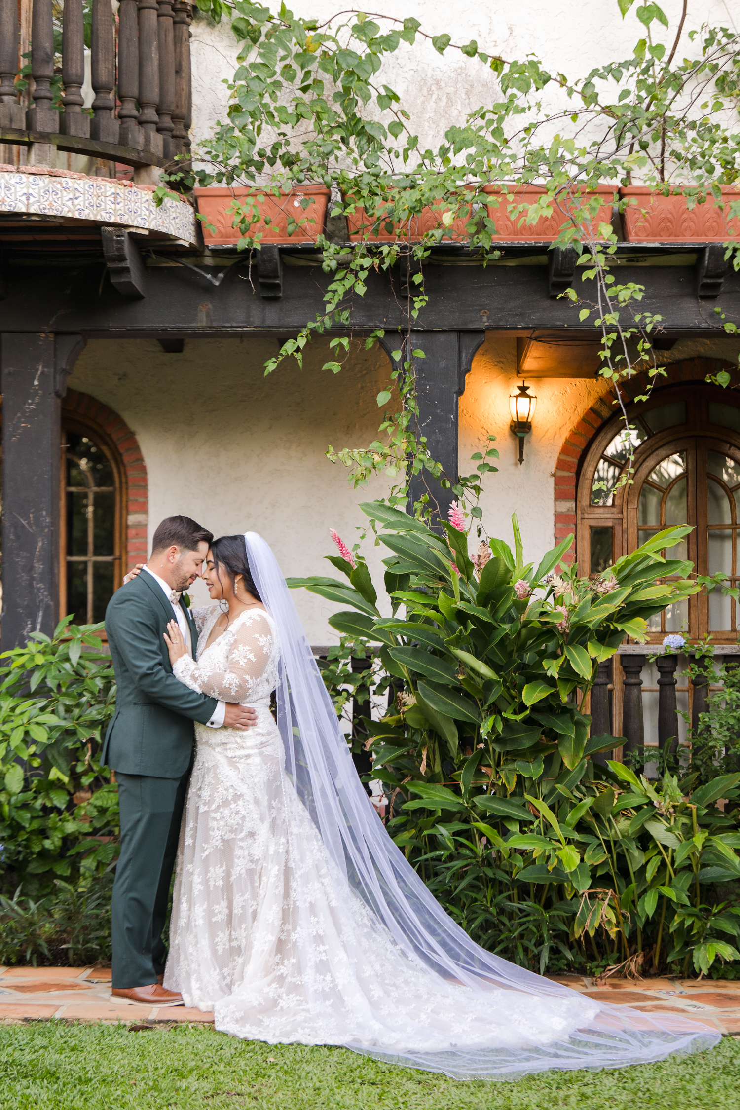 Boda doble y bodas de oro en Hacienda Siesta Alegre, Puerto Rico