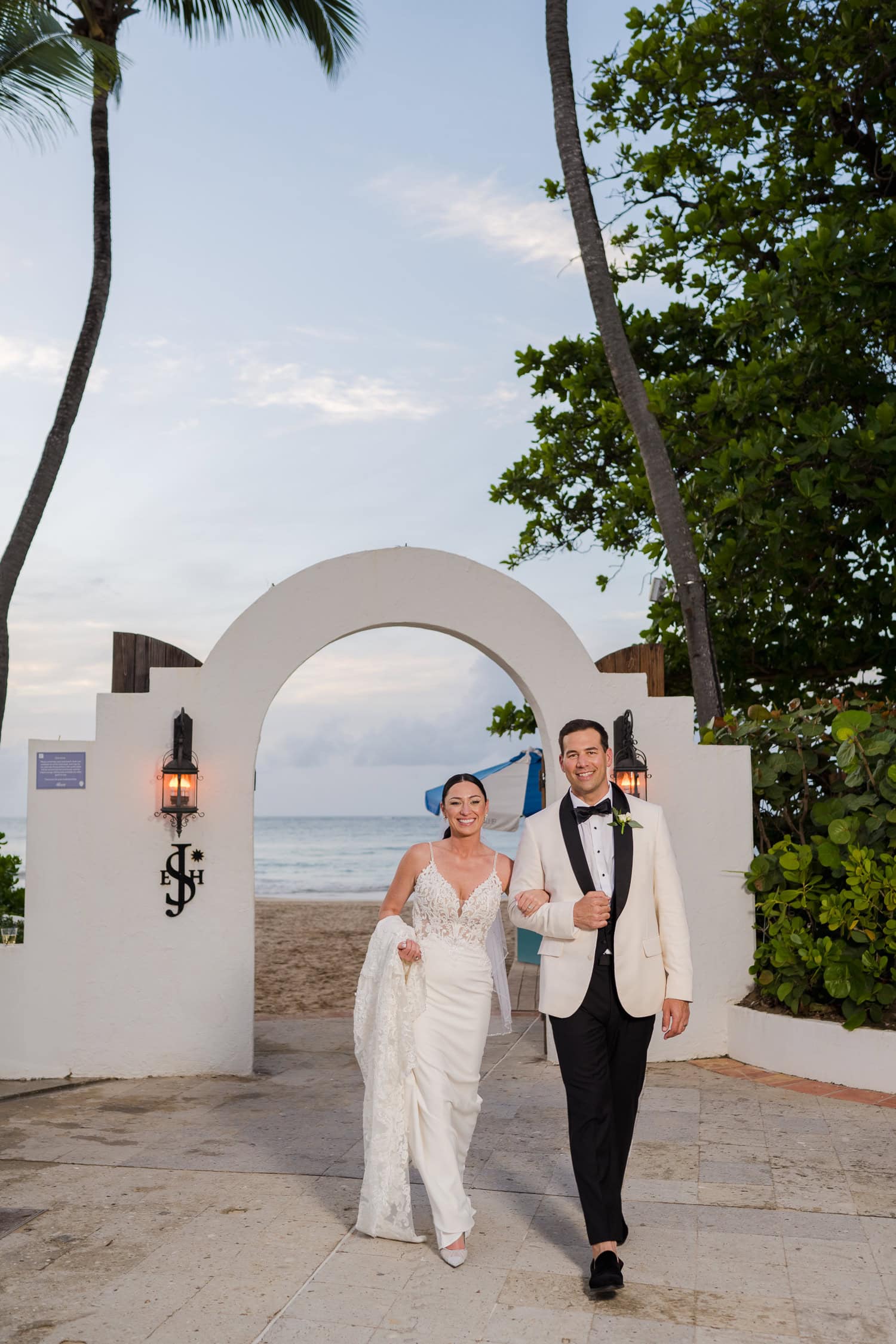 elegant refined luxury outdoor wedding banyan tree fairmont hotel el san juan resort