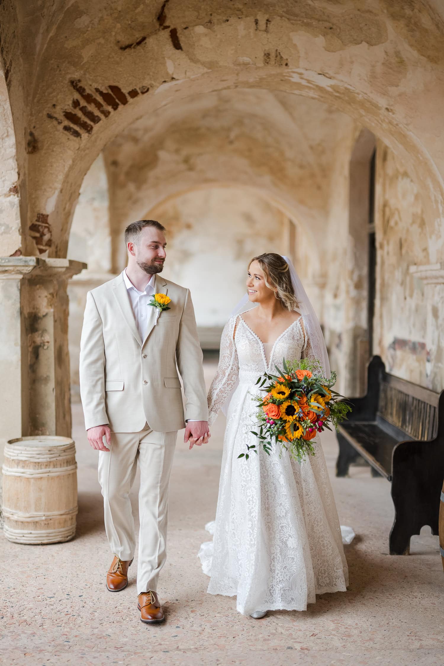 newlywed photography shots of the couple in Castillo San Cristobal Puerto Rico