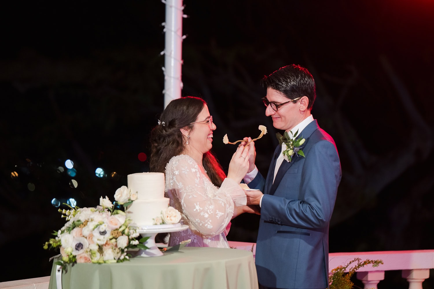 fotografia de micro boda en hotel ponce plaza y castillo serralles de ponce, puerto rico