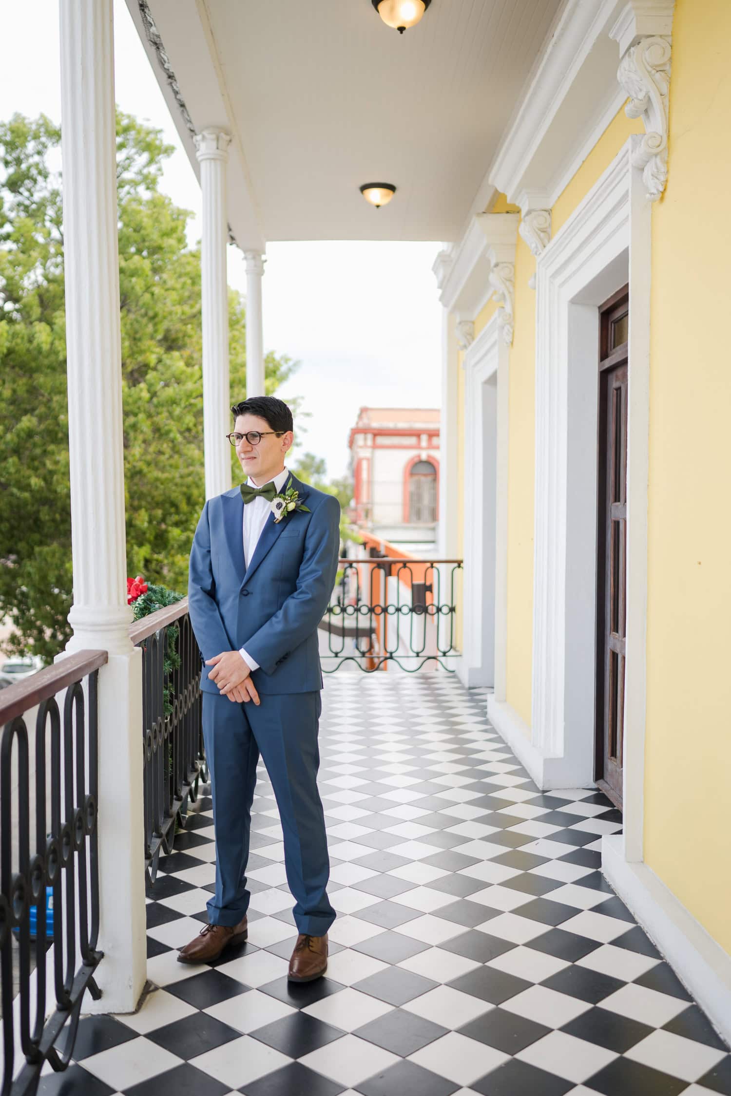 fotografia de micro boda en hotel ponce plaza y castillo serralles de ponce, puerto rico