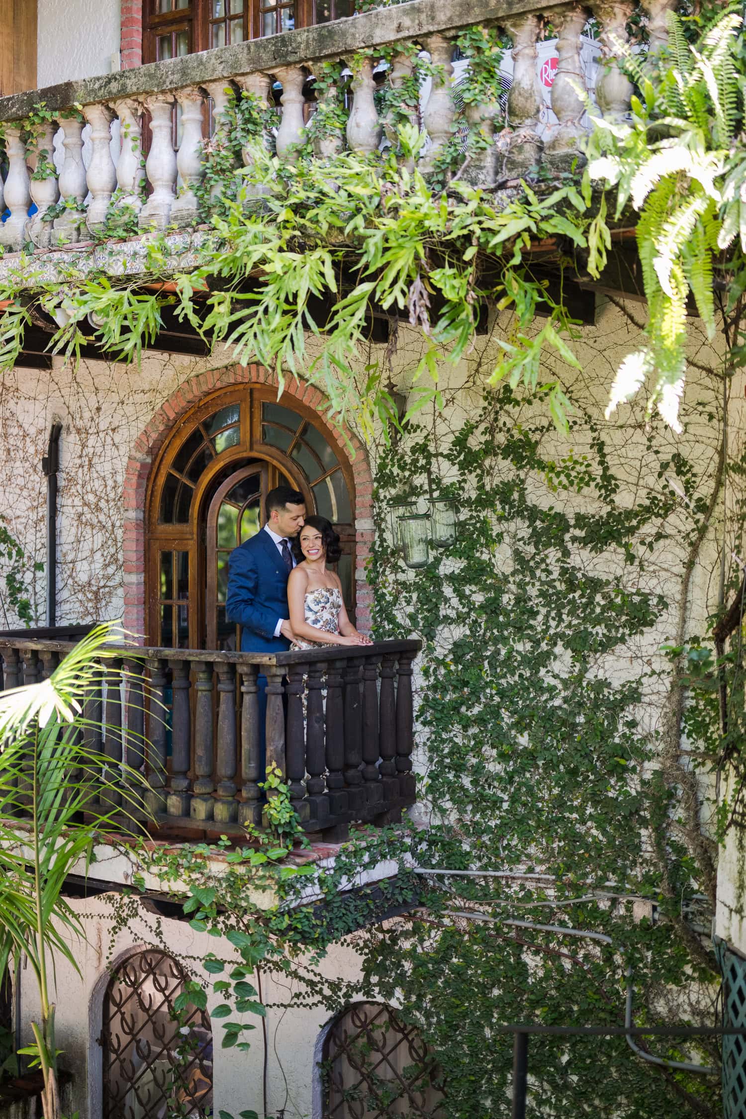 Newlywed photoshoot at Hacienda Siesta Alegre with lush gardens by Puerto Rico wedding photographer