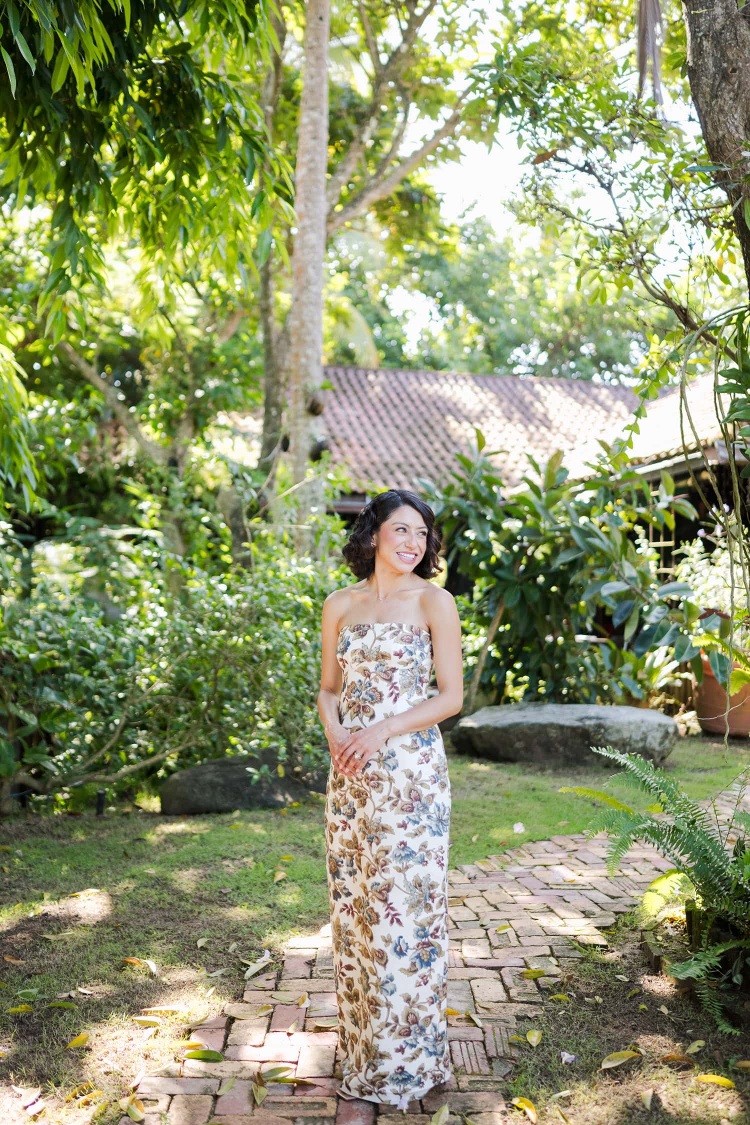 Newlywed photoshoot at Hacienda Siesta Alegre with lush gardens by Puerto Rico wedding photographer