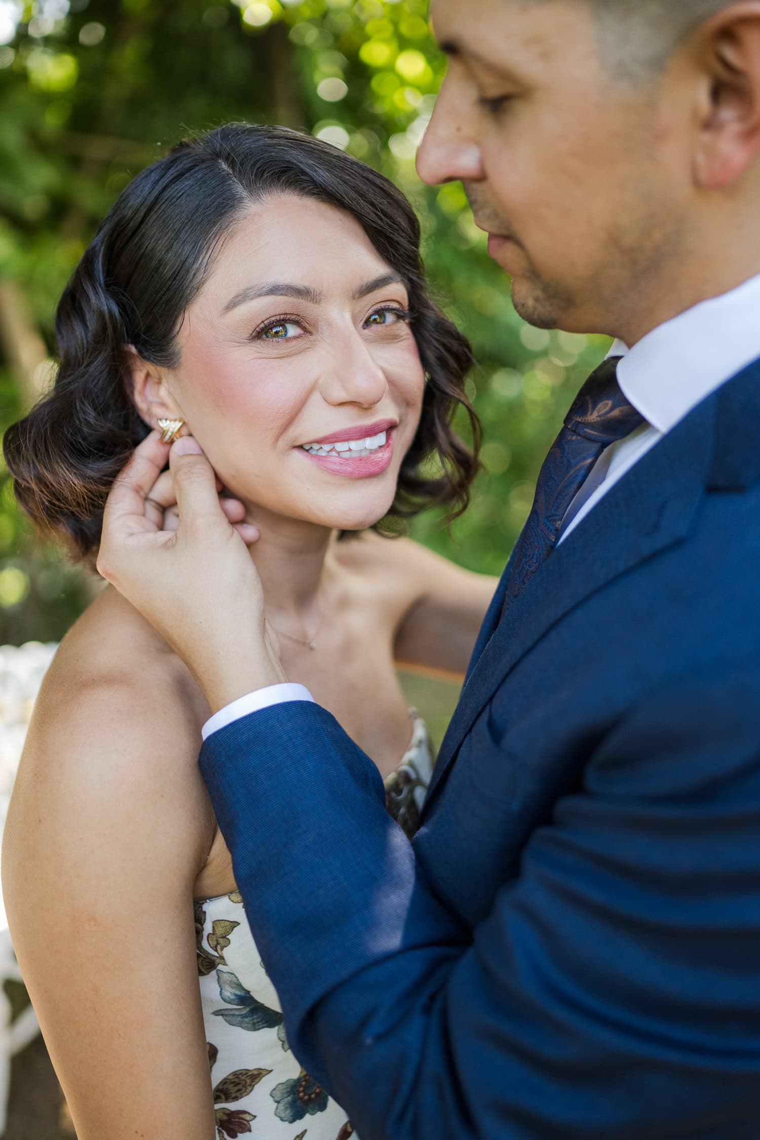 Newlywed photoshoot at Hacienda Siesta Alegre with lush gardens by Puerto Rico wedding photographer